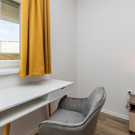 Holiday House Sunlight With Heated Pool Malinska Bagian luar foto