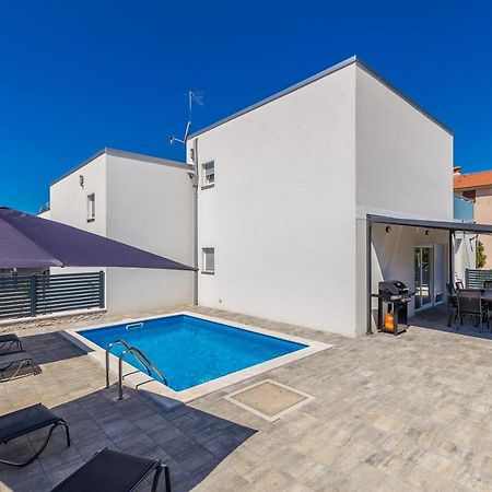 Holiday House Sunlight With Heated Pool Malinska Bagian luar foto