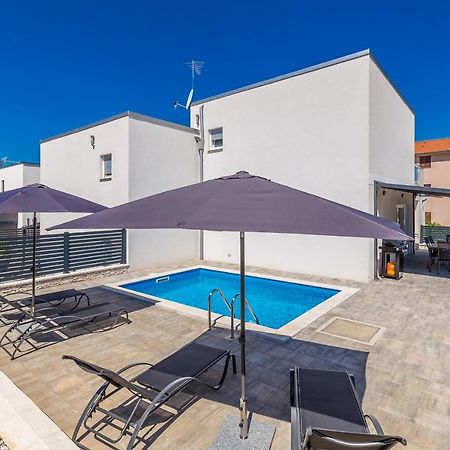 Holiday House Sunlight With Heated Pool Malinska Bagian luar foto