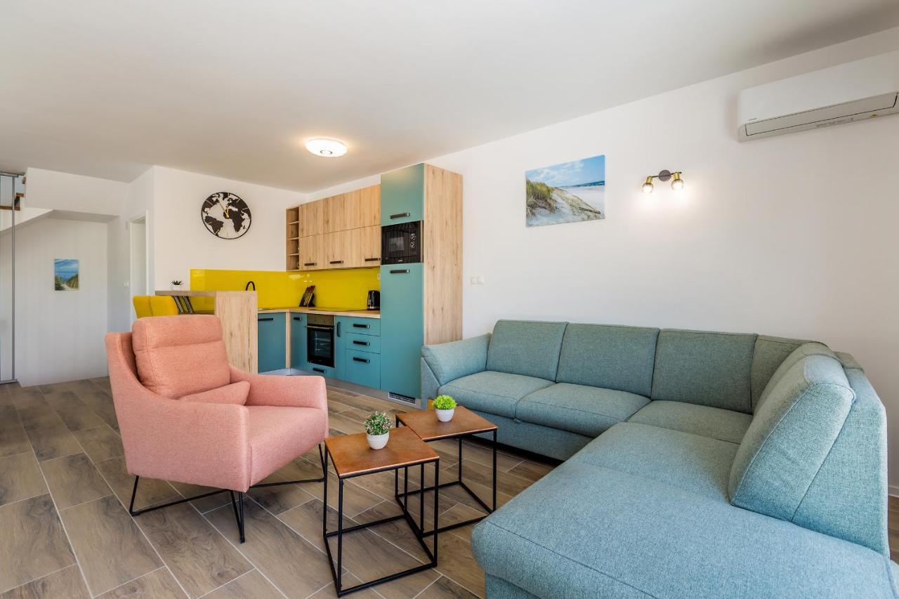 Holiday House Sunlight With Heated Pool Malinska Bagian luar foto