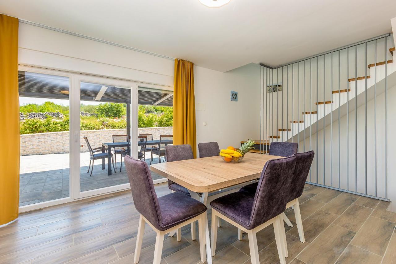 Holiday House Sunlight With Heated Pool Malinska Bagian luar foto
