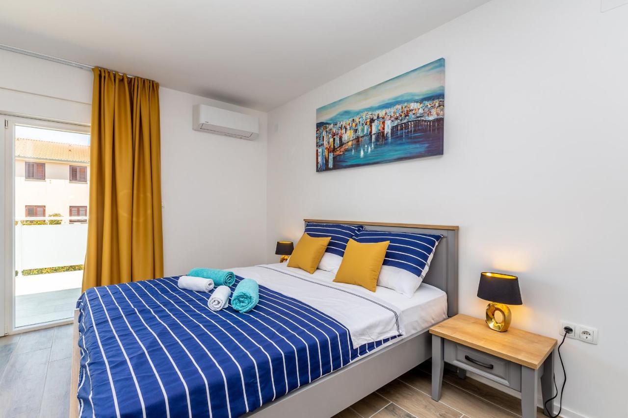 Holiday House Sunlight With Heated Pool Malinska Bagian luar foto