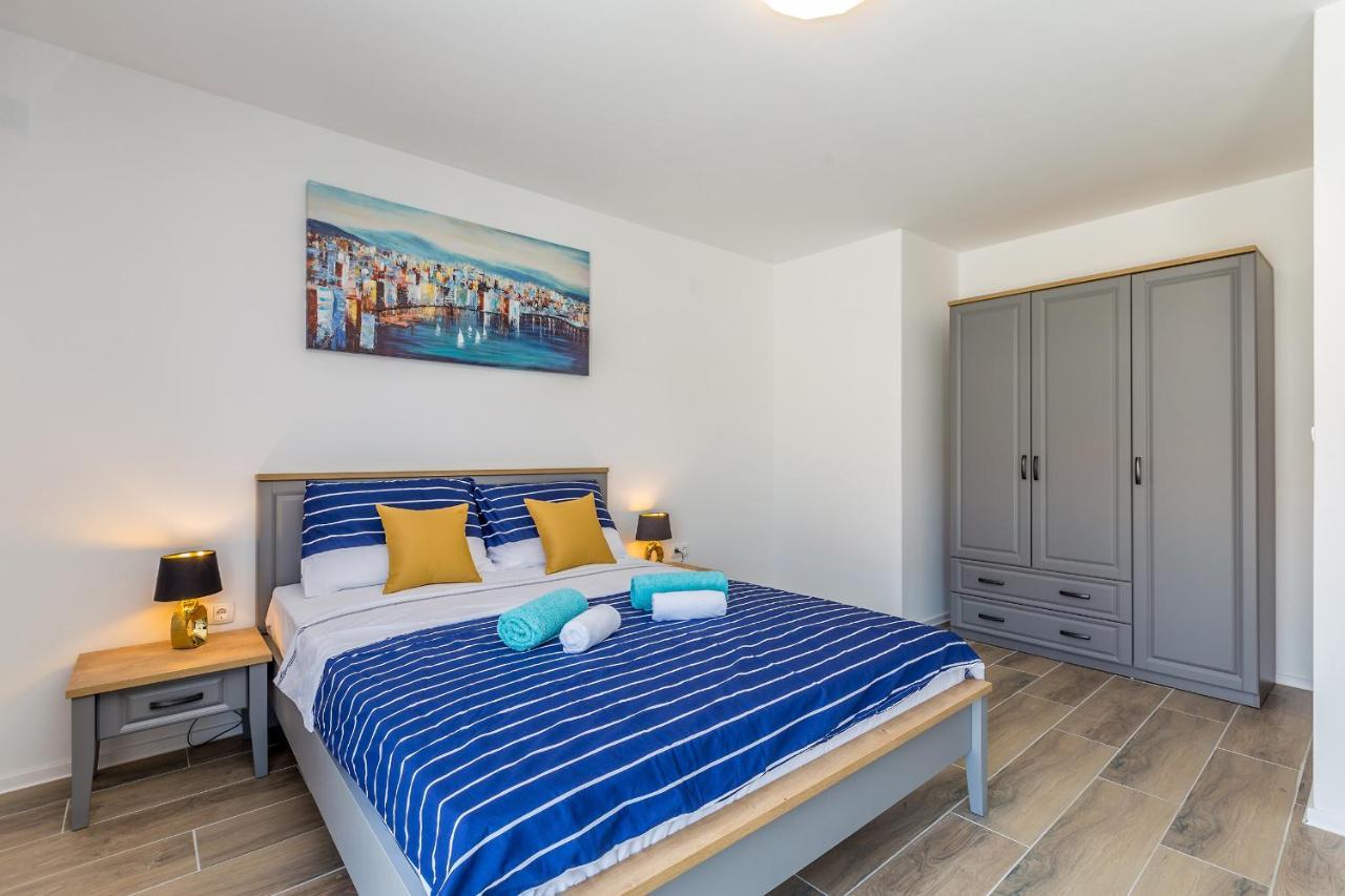 Holiday House Sunlight With Heated Pool Malinska Bagian luar foto