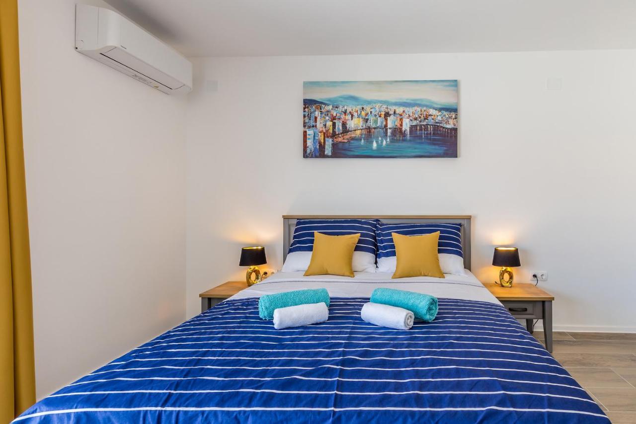 Holiday House Sunlight With Heated Pool Malinska Bagian luar foto
