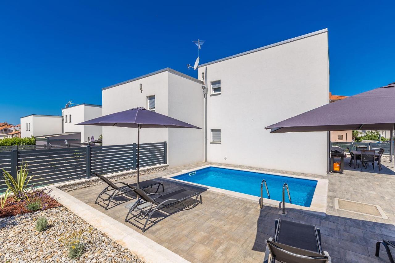 Holiday House Sunlight With Heated Pool Malinska Bagian luar foto