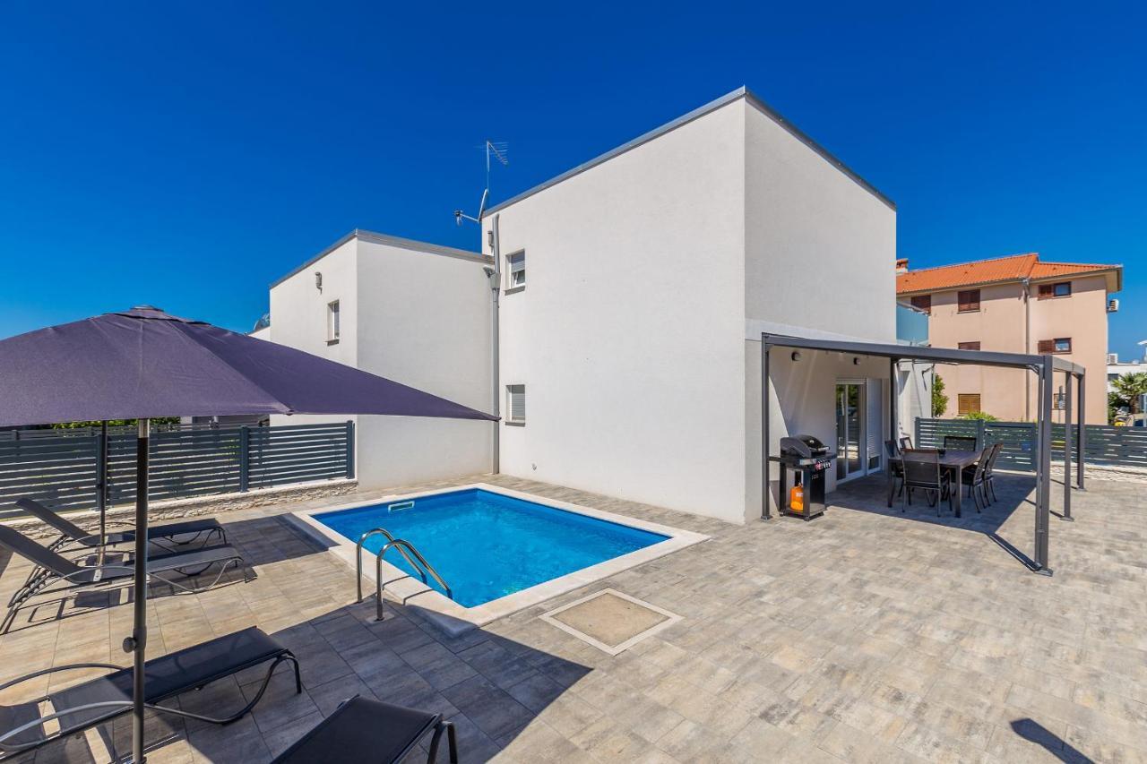 Holiday House Sunlight With Heated Pool Malinska Bagian luar foto