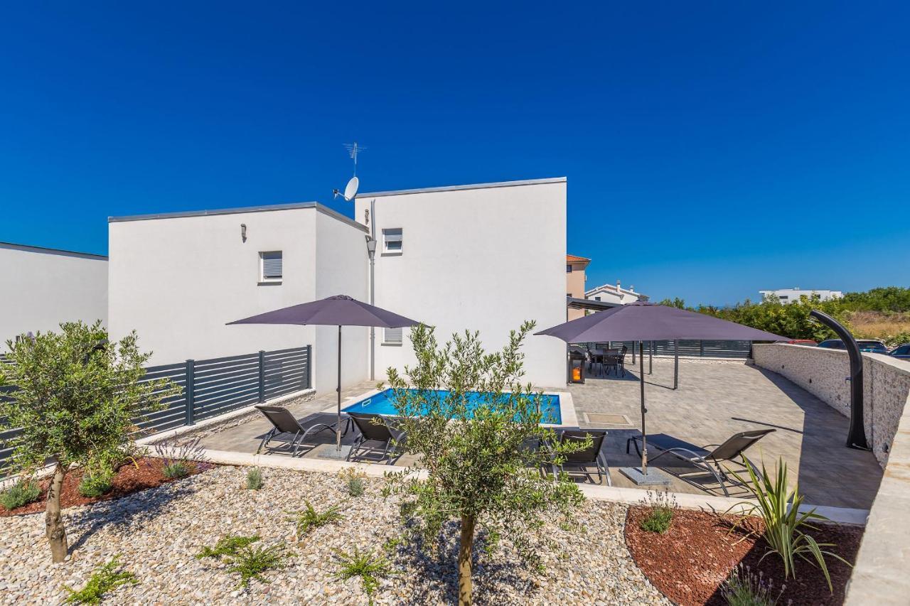 Holiday House Sunlight With Heated Pool Malinska Bagian luar foto